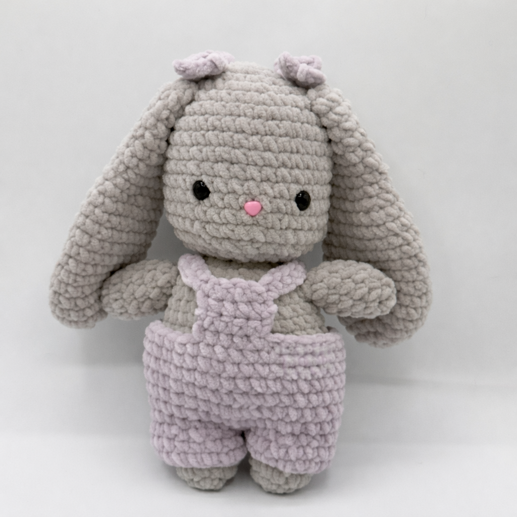 CONEJITA CON PETO Y LAZOS