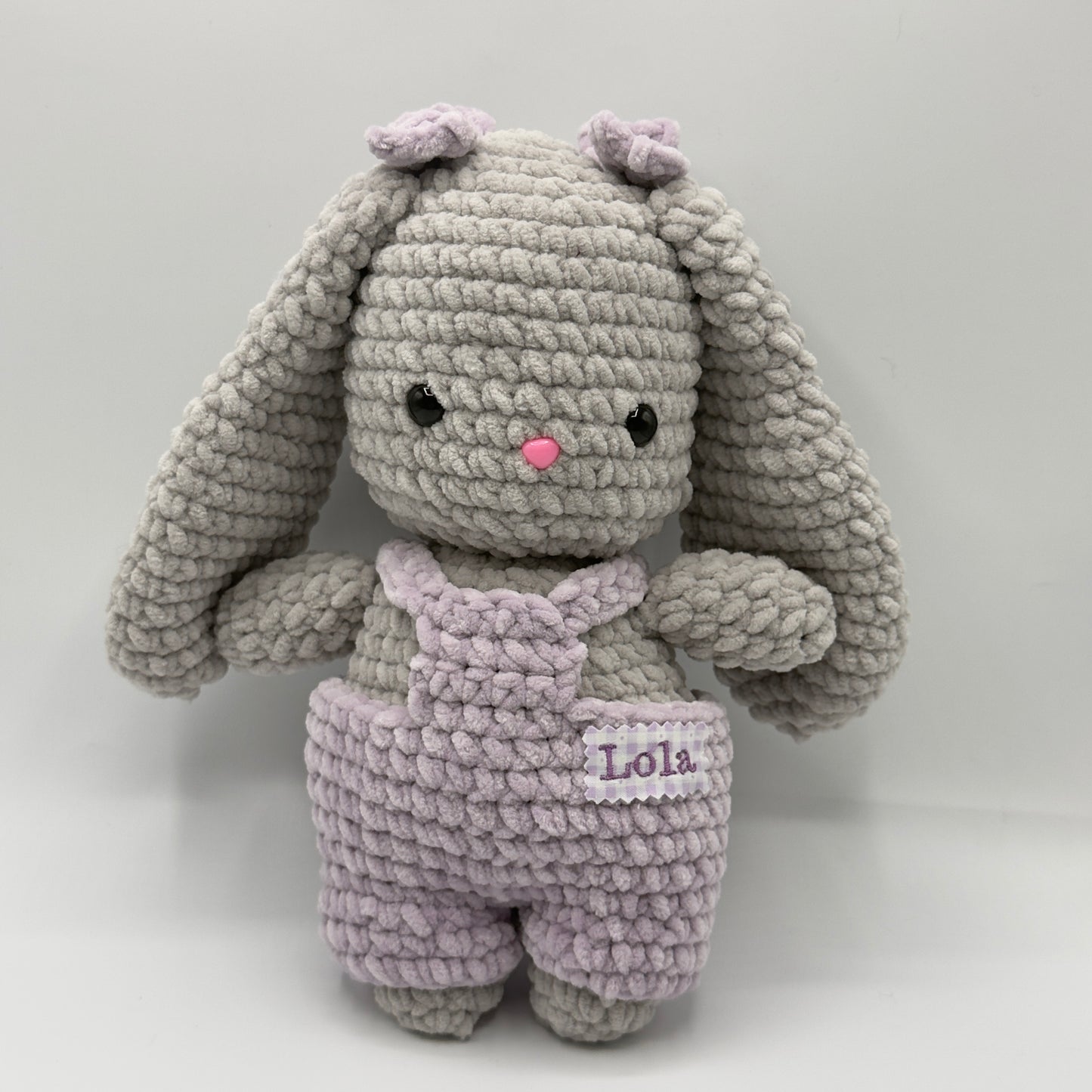 CONEJITA CON PETO Y LAZOS